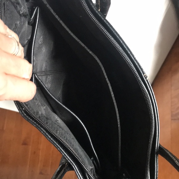 Franco Sarto classic black glossy leather purse - Picture 9 of 9